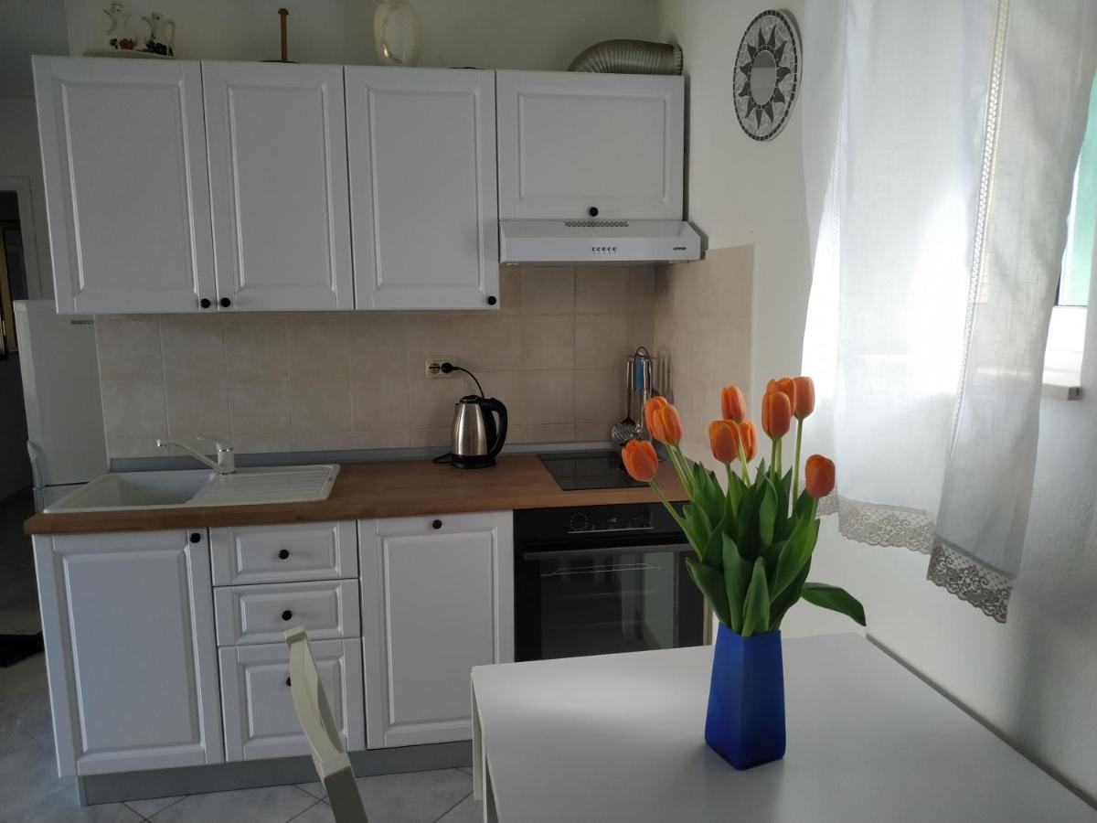Apartment Zdenka Veli Losinj Ngoại thất bức ảnh
