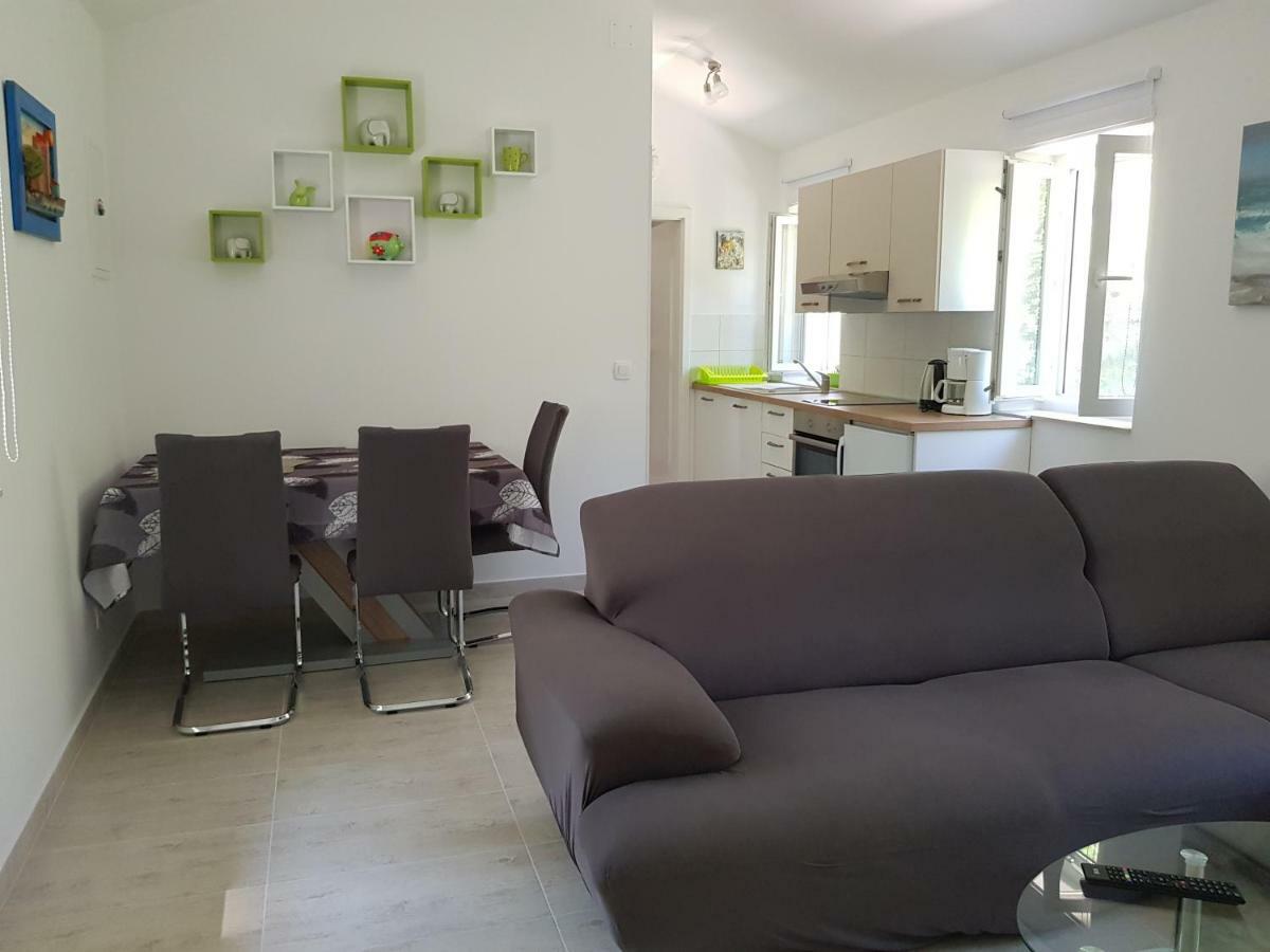 Apartment Zdenka Veli Losinj Ngoại thất bức ảnh