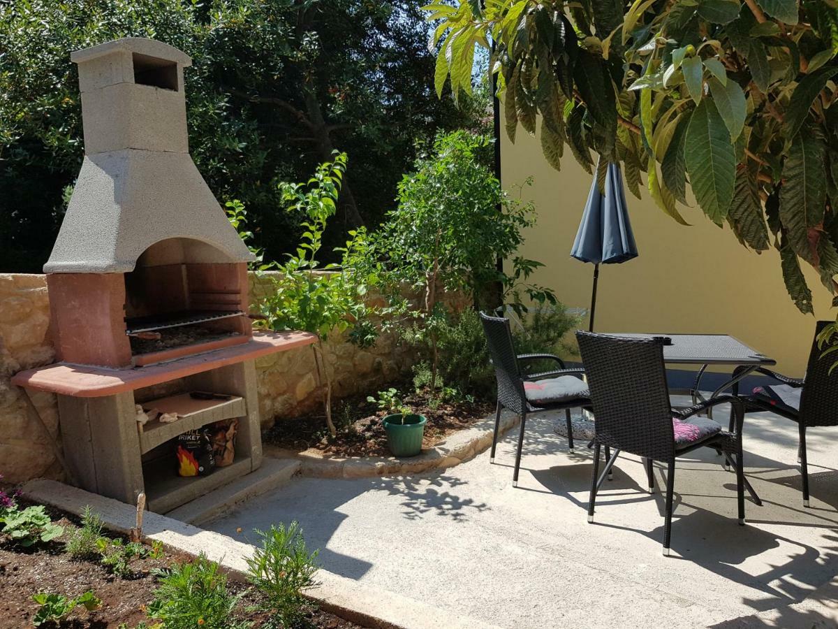 Apartment Zdenka Veli Losinj Ngoại thất bức ảnh