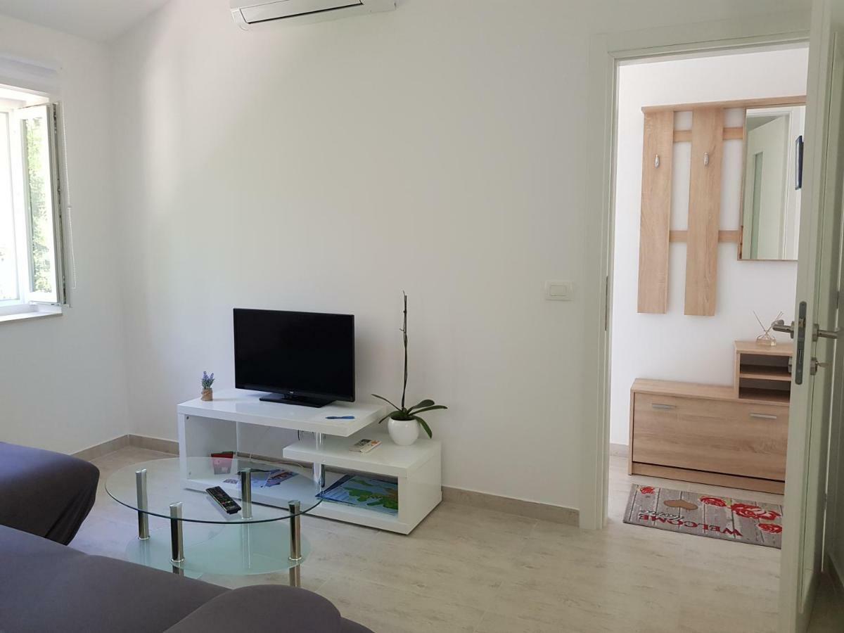 Apartment Zdenka Veli Losinj Ngoại thất bức ảnh